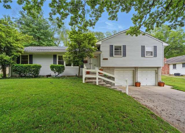 Property at 6829 Switzer Ln, Shawnee, KS 66203, 4 beds, 2 baths