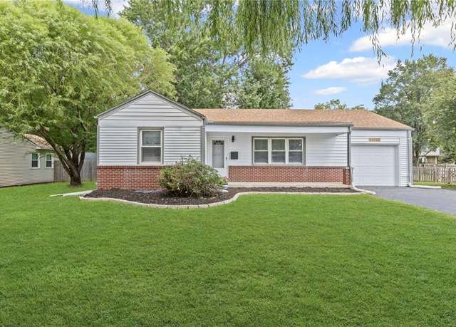 Property at 11112 W 54th St, Shawnee, KS 66203, 3 beds, 2 baths