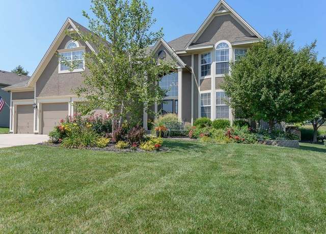 Property at 19480 W 207th Ter, Spring Hill, KS 66083, 4 beds, 2.5 baths