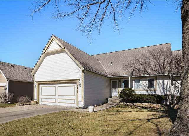 Property at 12412 E 86th Ter, Kansas City, MO 64138, 4 beds, 3.5 baths