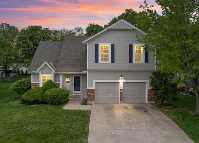 Property at 14661 W 141st St, Olathe, KS 66062, 4 beds, 3.5 baths