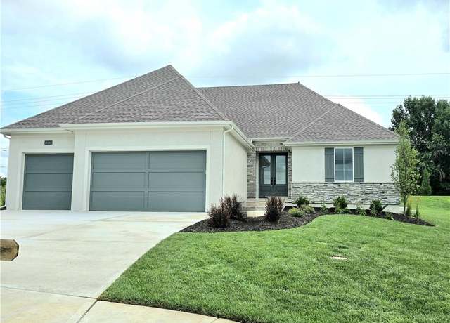 Property at 10303 W 151 Ter, Overland Park, KS 66221, 4 beds, 3.5 baths