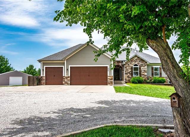 Property at 806 NW 1621 Rd, Bates City, MO 64011, 4 beds, 3 baths