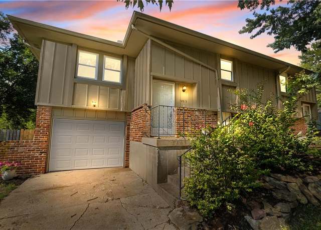 Property at 14919 W 150th Ter, Olathe, KS 66062, 3 beds, 2 baths