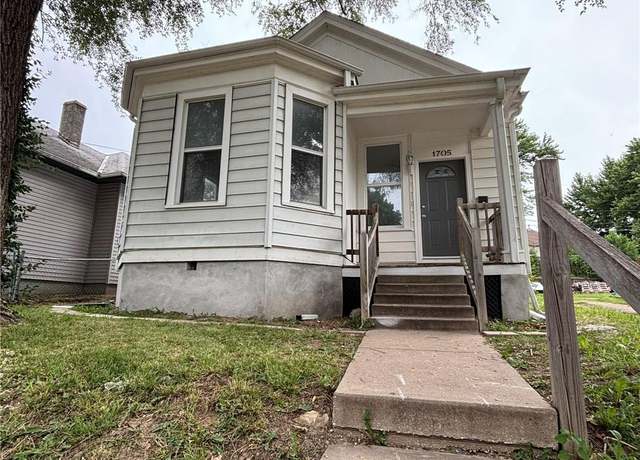 Property at 1705 Boyd St, St Joseph, MO 64505, 3 beds, 1 bath