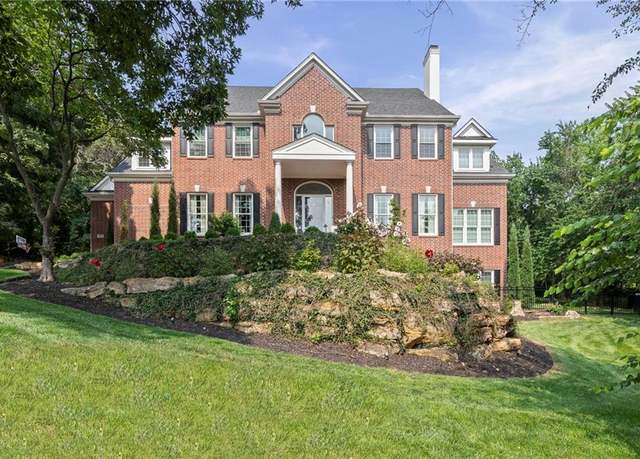 Property at 16931 S Highland Ridge Dr, Loch Lloyd, MO 64012, 5 beds, 4.5 baths