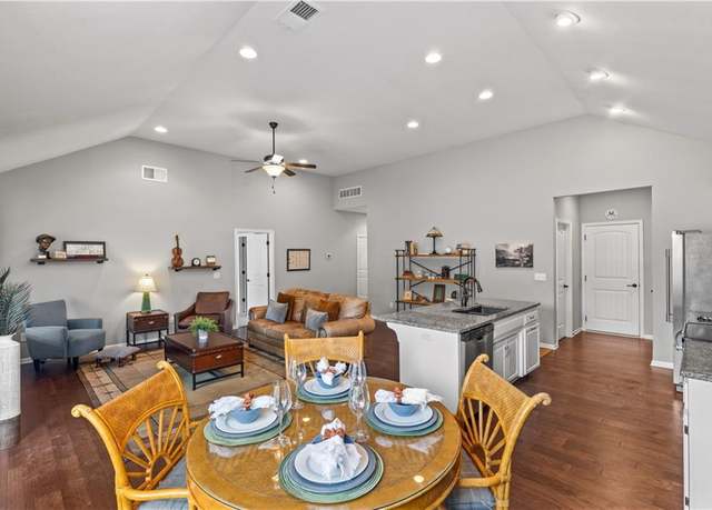Property at 205 Ashmont Dr, Smithville, MO 64089, 2 beds, 2 baths