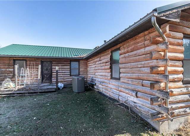 Property at 24298 Mount Olive Rd, Marshall, MO 65340, 3 beds, 2.5 baths