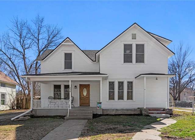 Property at 234 W 7th St, Ottawa, KS 66067, 3 beds, 1.5 baths