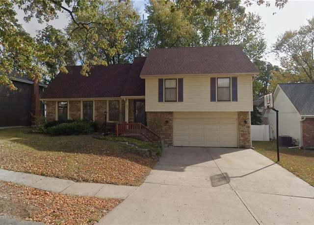 Property at 3905 NE 59th St, Gladstone, MO 64119, 4 beds, 2.5 baths