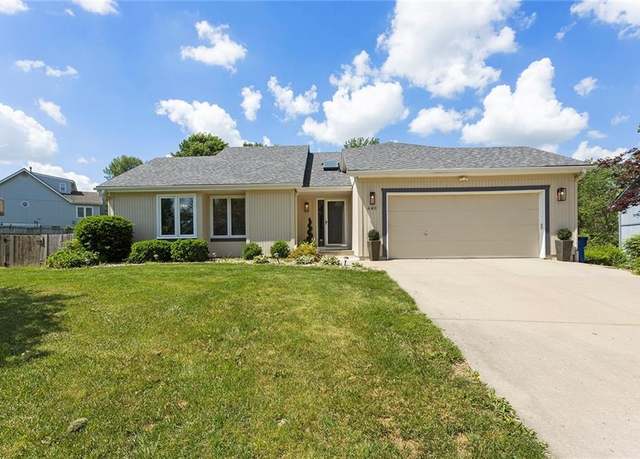Property at 640 Taylor Dr, Liberty, MO 64068, 3 beds, 3 baths
