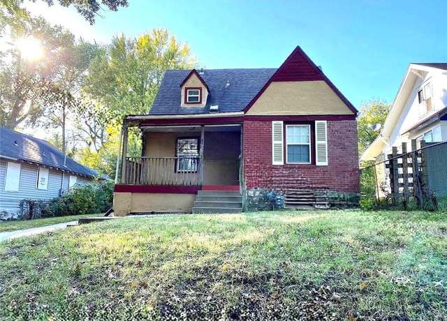 Property at 5610 Euclid Ave, Kansas City, MO 64130, 3 beds, 2 baths