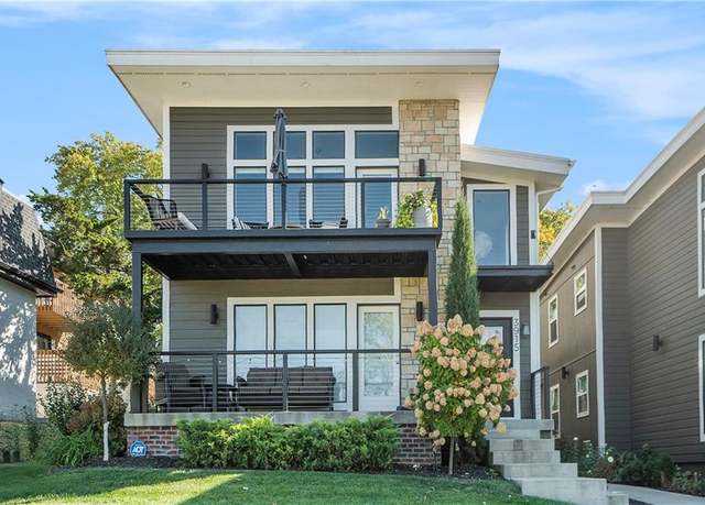 Property at 3915 Kenwood Ave, Kansas City, MO 64110, 6 beds, 4 baths