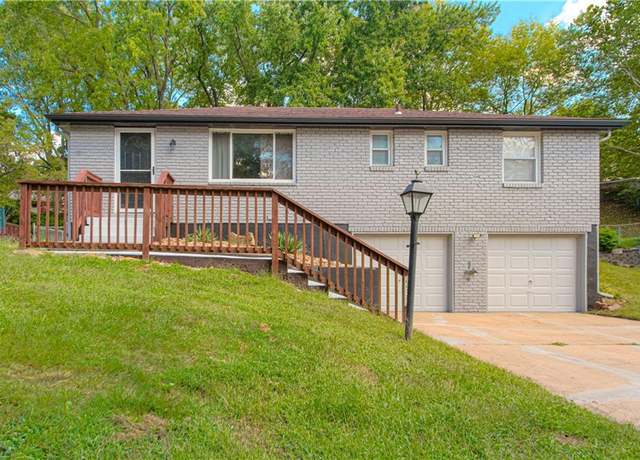 Property at 6937 N Hickory St, Kansas City, MO 64118, 3 beds, 1.5 baths