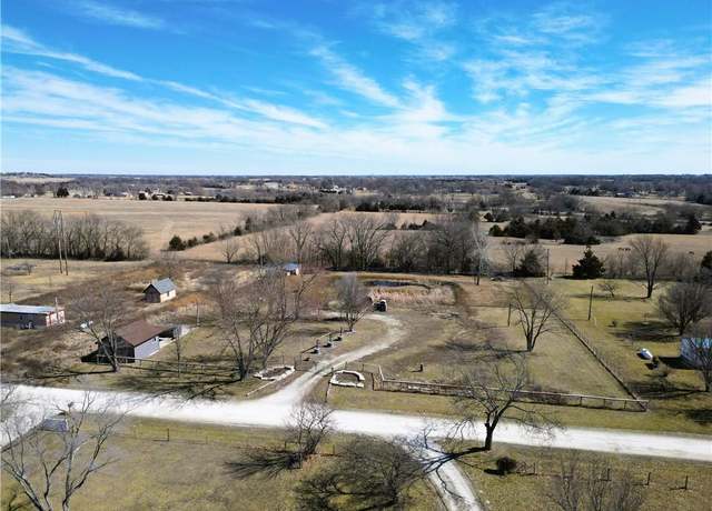 Property at 32947 Manor Rd, Paola, KS 66071