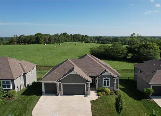 Property at 2010 NE 114th Ter, Kansas City, MO 64155, 4 beds, 3 baths