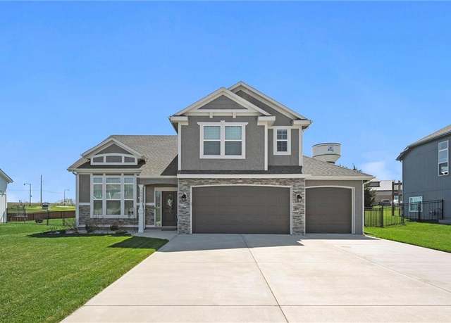 Property at 15513 Lakeside Dr, Basehor, KS 66007, 4 beds, 3 baths