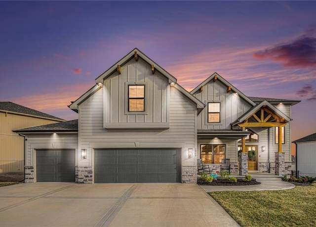 Property at 1022 NW 94th Ter, Kansas City, MO 64155, 4 beds, 3.5 baths
