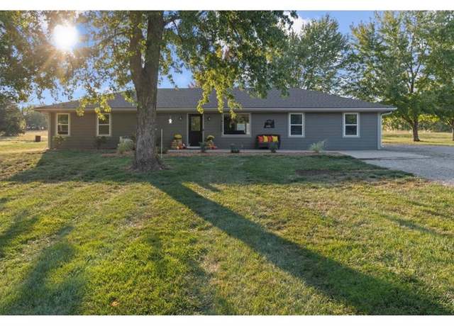 Property at 20900 S Moonlight Rd, Gardner, KS 66030, 4 beds, 2 baths