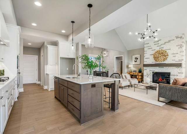 Property at 24625 W 126th Ter, Olathe, KS 66061, 4 beds, 3 baths