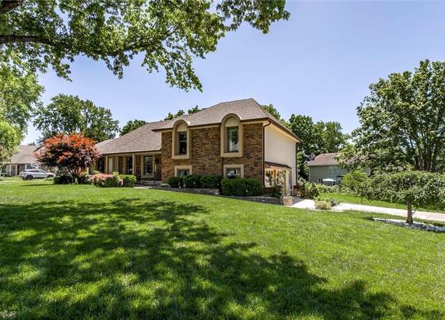 Property at 12253 W 104th St, Lenexa, KS 66215, 4 beds, 2.5 baths