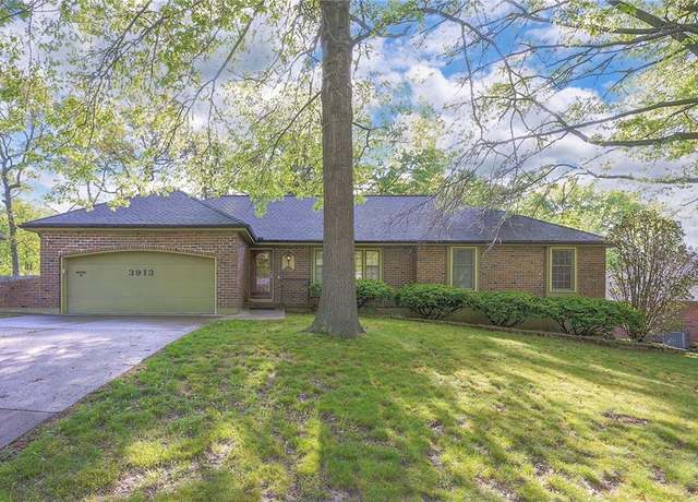 Property at 3913 Stonewall Ave, Independence, MO 64055, 3 beds, 3 baths