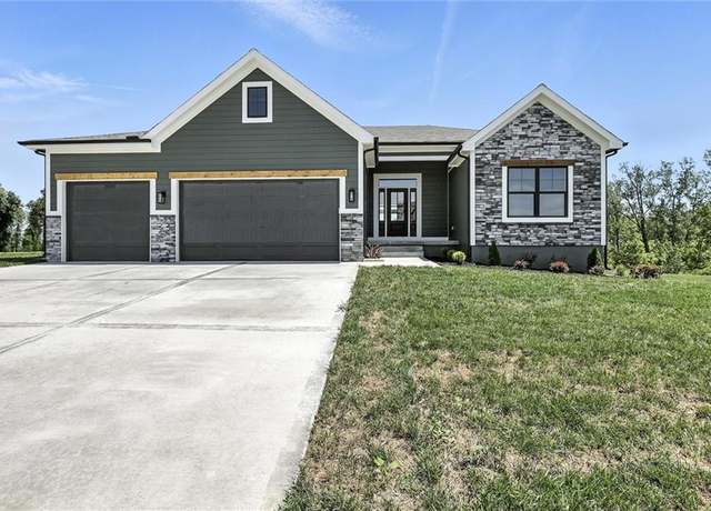 Property at 2101 Crooked Creek Dr, Kearney, MO 64060, 3 beds, 3 baths