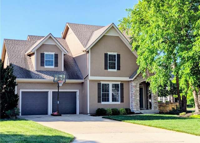 Property at 6047 Theden St, Shawnee, KS 66218, 4 beds, 2.5 baths