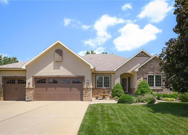 Property at 2916 SW Lewis Dr, Lee's Summit, MO 64081, 4 beds, 3 baths