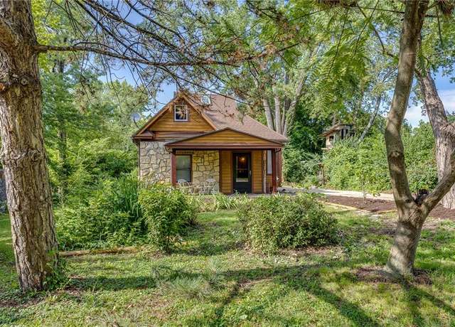 Property at 1420 W 4th St, Lawrence, KS 66044, 2 beds, 1 bath