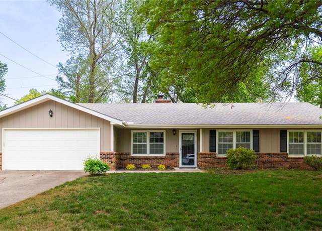 Property at 3514 Yale Rd, Lawrence, KS 66049, 3 beds, 2 baths