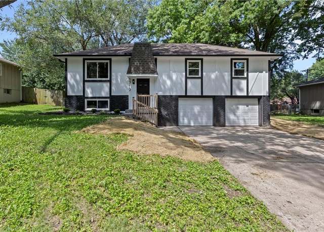 Property at 1719 SW 5th St, Blue Springs, MO 64014, 3 beds, 2.5 baths
