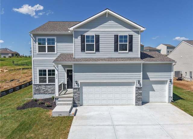 Property at 4804 NW 140th St, Platte City, MO 64079, 4 beds, 2.5 baths