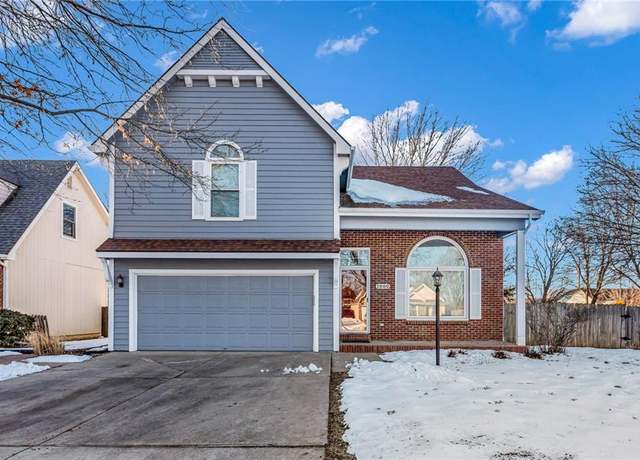 Property at 1800 Carmel Dr, Lawrence, KS 66047, 4 beds, 3.5 baths