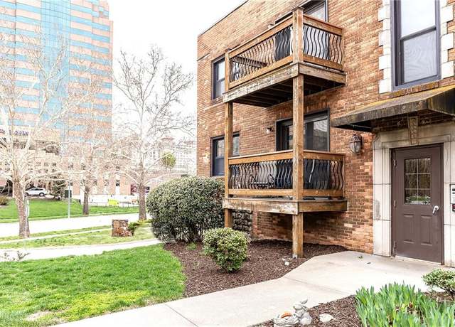 Property at 4540 Jarboe St #1, Kansas City, MO 64111, 2 beds, 1 bath