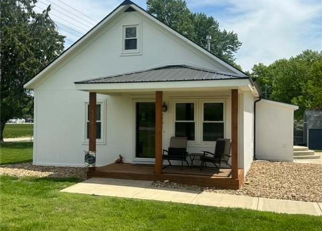 Property at 2201 Grand Ave, Leavenworth, KS 66048, 3 beds, 1 bath
