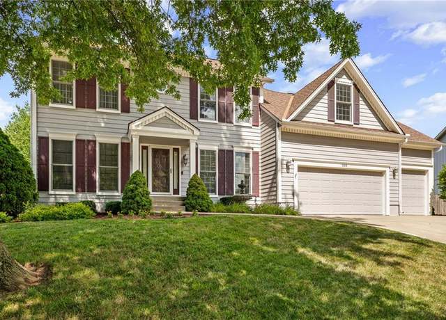 Property at 508 Ambersham Dr, Lee's Summit, MO 64081, 4 beds, 3.5 baths