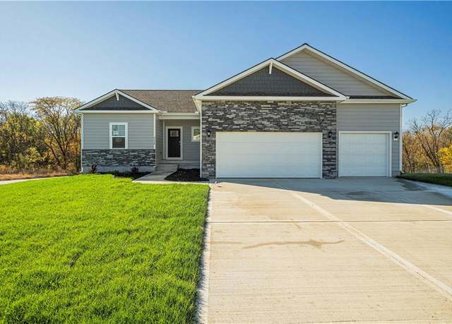 Property at 4701 NW 140th St, Platte City, MO 64079, 4 beds, 2 baths