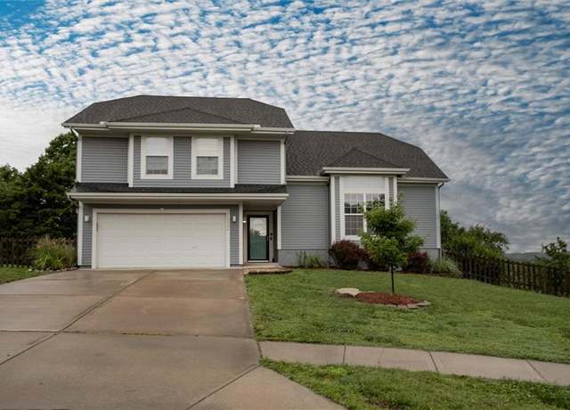 Property at 7132 Woodstock St, Shawnee, KS 66218, 3 beds, 2.5 baths