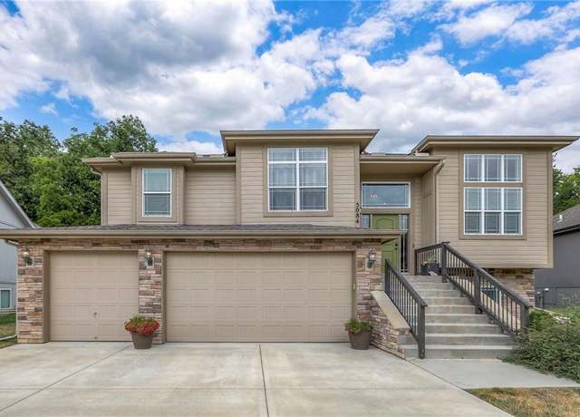 Property at 5084 NW Timberline Dr, Riverside, MO 64150, 5 beds, 3 baths