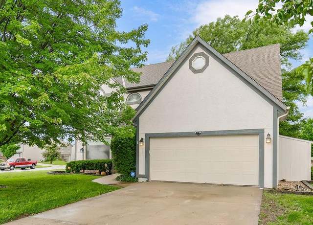 Property at 600 N Oak St, Gardner, KS 66030, 5 beds, 3.5 baths