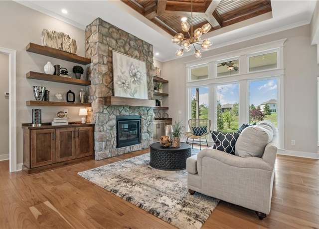 Property at 4200 NE Chapel Manor Dr, Lee's Summit, MO 64064, 4 beds, 3 baths
