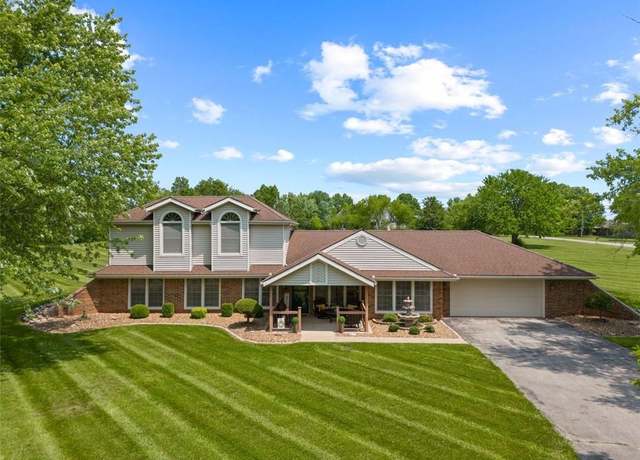 Property at 20408 S Cottonwood Dr, Belton, MO 64012, 4 beds, 3 baths