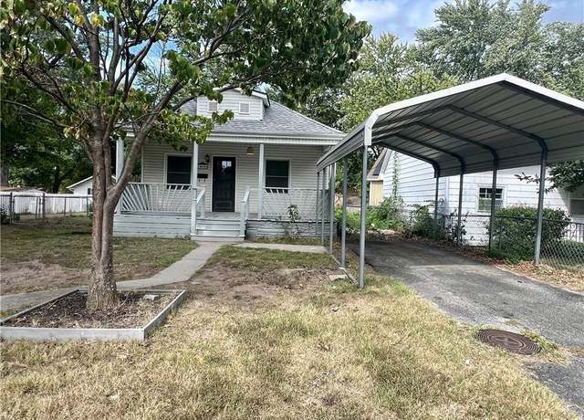 Property at 10406 E Lexington Ave, Independence, MO 64053, 2 beds, 1 bath