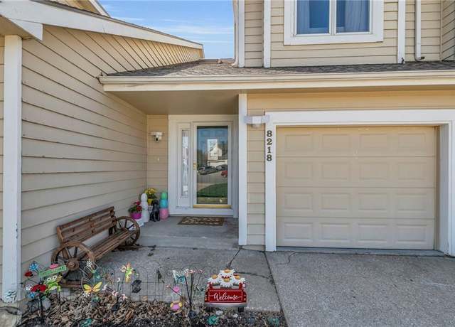 Property at 8218 NW Bradford Ct, Kansas City, MO 64151, 2 beds, 3 baths