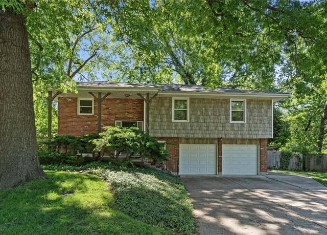Property at 11209 E 60th St, Raytown, MO 64133, 3 beds, 2 baths