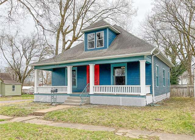 Property at 820 S Vermont Ave, Sedalia, MO 65301, 2 beds, 1 bath