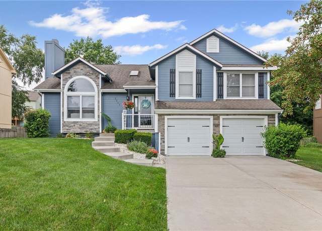 Property at 2517 SW 9th Ter, Lee's Summit, MO 64081, 4 beds, 3 baths