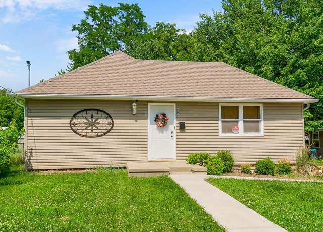 Property at 808 N Crysler Ave, Independence, MO 64050, 2 beds, 2 baths