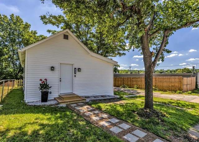 Property at 3141 S 36th St, Kansas City, KS 66106, 2 beds, 1 bath